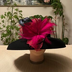 Elegant Black Wool Hat With Pink Floral  Black Feathered Accent